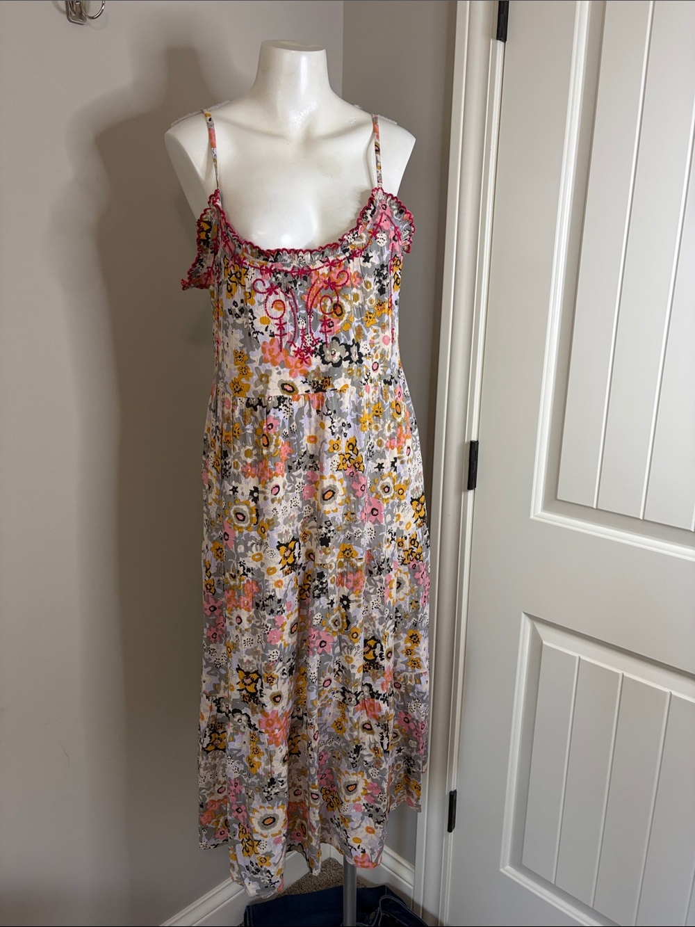 Natural Life Avery Dress embroidered floral midi print hand crochet Sz S NEW - Picture 3 of 12
